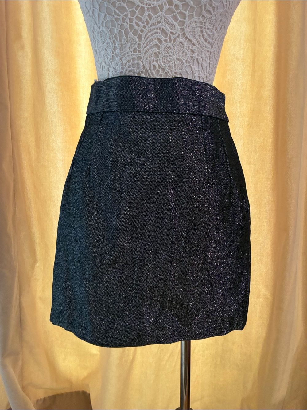 Dolce & Gabbana Shimmery Beautiful Black Mini Skirt size. 40